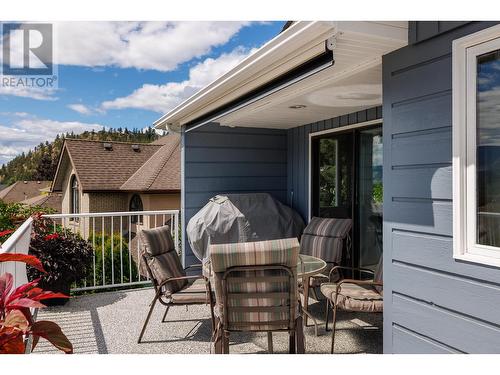 989 Monashee Place, Kelowna, BC - Outdoor With Exterior