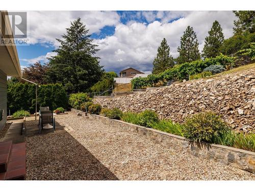 989 Monashee Place, Kelowna, BC - Outdoor