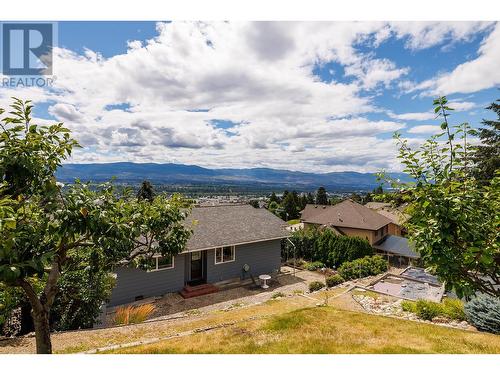 989 Monashee Place, Kelowna, BC - Outdoor With View