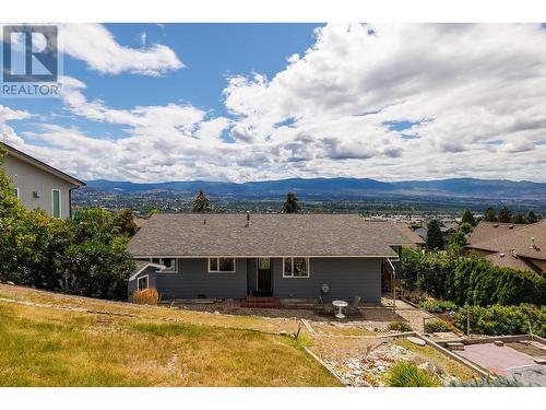 989 Monashee Place, Kelowna, BC - Outdoor