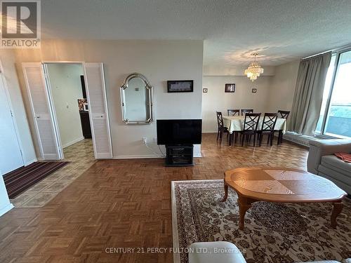 902 - 44 Longbourne Drive, Toronto (Willowridge-Martingrove-Richview), ON - Indoor Photo Showing Living Room