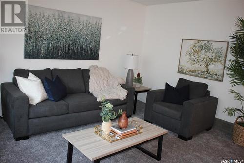 6 Rutley Street, Regina, SK - Indoor Photo Showing Living Room