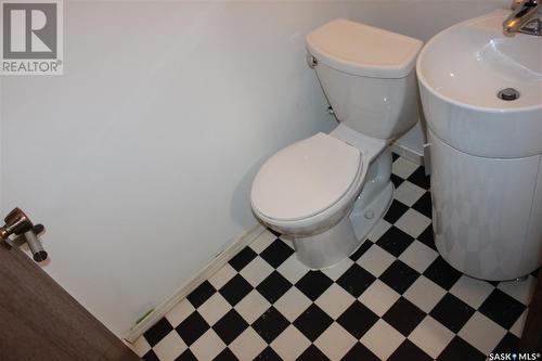 6 Rutley Street, Regina, SK - Indoor Photo Showing Bathroom