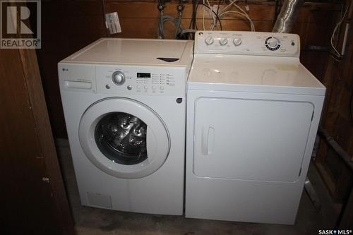 6 Rutley Street, Regina, SK - Indoor Photo Showing Laundry Room