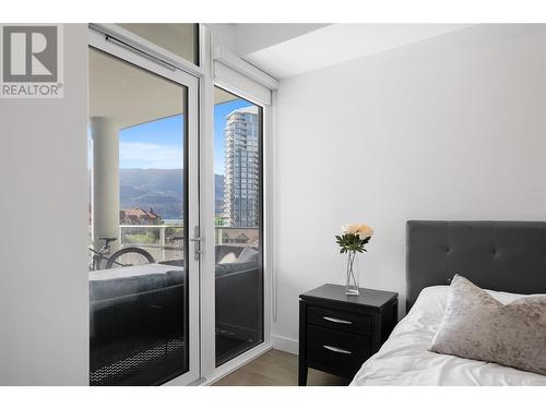 1151 Sunset Drive Unit# 602, Kelowna, BC - Indoor Photo Showing Bedroom