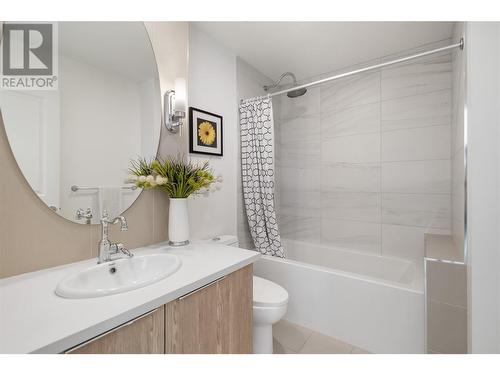 1151 Sunset Drive Unit# 602, Kelowna, BC - Indoor Photo Showing Bathroom