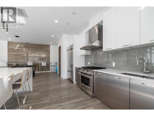 1151 Sunset Drive Unit# 602, Kelowna, BC - Indoor Photo Showing Kitchen With Double Sink With Upgraded Kitchen