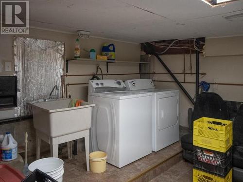 9773 Pryor Road, Powell River, BC - Indoor Photo Showing Laundry Room