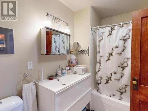 9773 Pryor Road, Powell River, BC - Indoor Photo Showing Bathroom