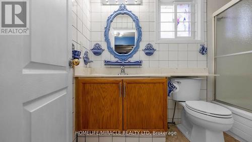 1442 Emerson Lane, Mississauga (East Credit), ON - Indoor Photo Showing Bathroom