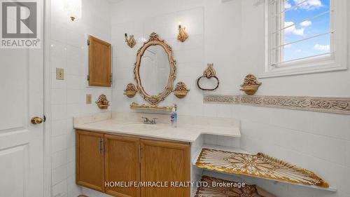 1442 Emerson Lane, Mississauga (East Credit), ON - Indoor Photo Showing Bathroom