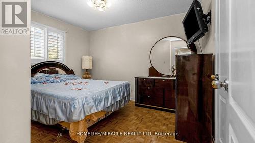 1442 Emerson Lane, Mississauga (East Credit), ON - Indoor Photo Showing Bedroom