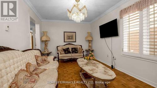 1442 Emerson Lane, Mississauga (East Credit), ON - Indoor Photo Showing Living Room