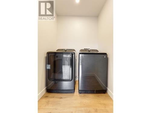 10 Wilson Street, Kitimat, BC - Indoor Photo Showing Laundry Room