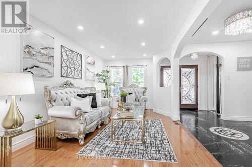 6 Songsparrow Drive, Brampton (Fletcher'S Creek South), ON - Indoor Photo Showing Living Room