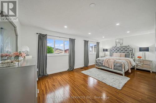 6 Songsparrow Drive, Brampton (Fletcher'S Creek South), ON - Indoor Photo Showing Bedroom