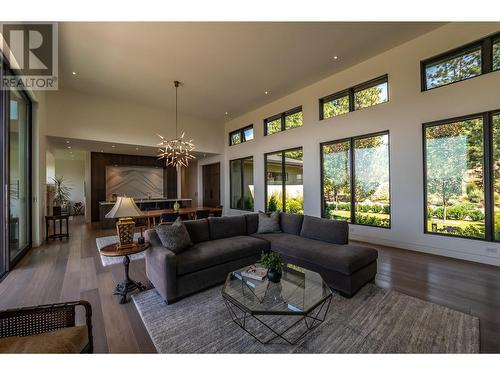 265 Peregrine Place, Osoyoos, BC - Indoor Photo Showing Living Room