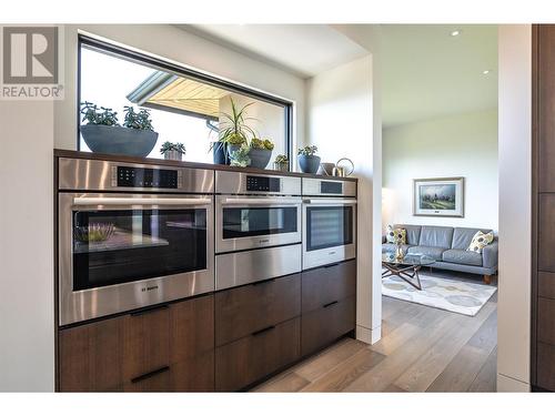 265 Peregrine Place, Osoyoos, BC - Indoor Photo Showing Kitchen