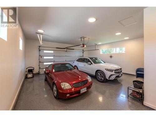 265 Peregrine Place, Osoyoos, BC - Indoor Photo Showing Garage