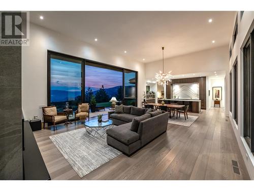 265 Peregrine Place, Osoyoos, BC - Indoor Photo Showing Living Room