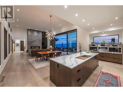 265 Peregrine Place, Osoyoos, BC - Indoor Photo Showing Kitchen With Double Sink With Upgraded Kitchen