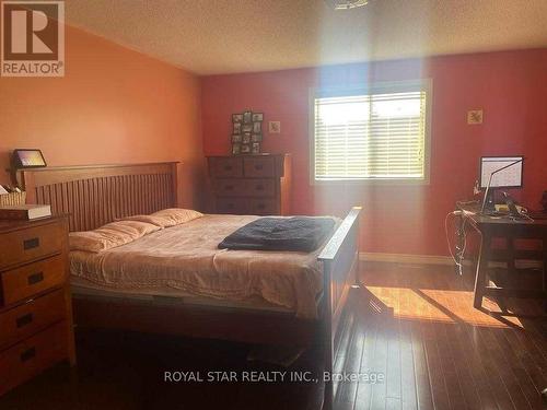 5835 Chessman Court, Mississauga, ON - Indoor Photo Showing Bedroom