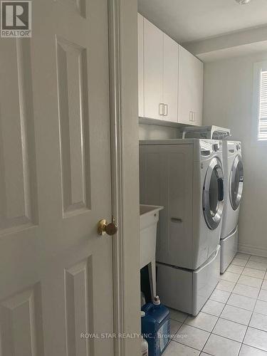 5835 Chessman Court, Mississauga, ON - Indoor Photo Showing Laundry Room