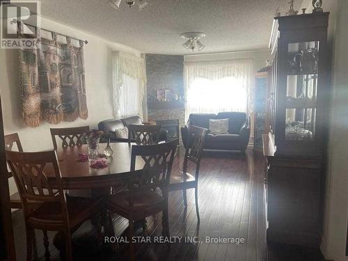 5835 Chessman Court, Mississauga, ON - Indoor Photo Showing Dining Room