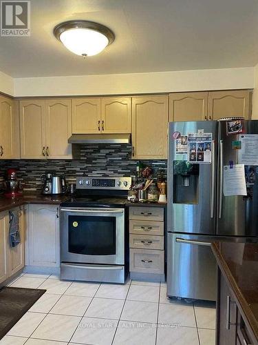 5835 Chessman Court, Mississauga, ON - Indoor Photo Showing Kitchen