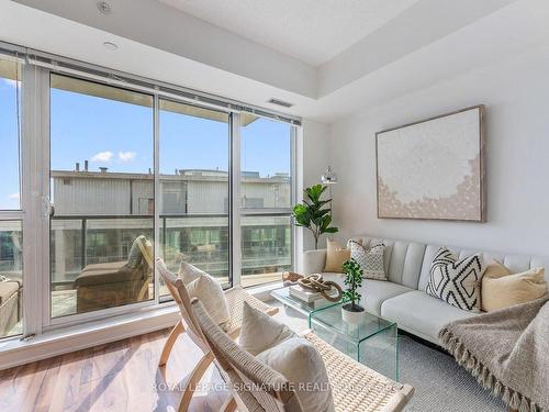 2116-51 East Liberty St, Toronto, ON - Indoor Photo Showing Living Room