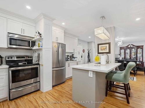 2315-320 Dixon Rd, Toronto, ON - Indoor Photo Showing Kitchen With Upgraded Kitchen