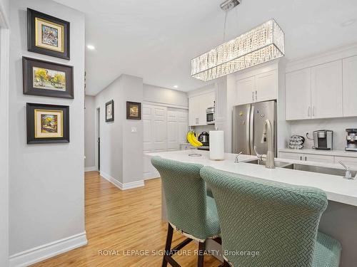 2315-320 Dixon Rd, Toronto, ON - Indoor Photo Showing Kitchen