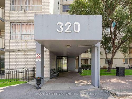 2315-320 Dixon Rd, Toronto, ON - Outdoor