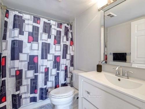 706-265 Enfield Pl, Mississauga, ON - Indoor Photo Showing Bathroom