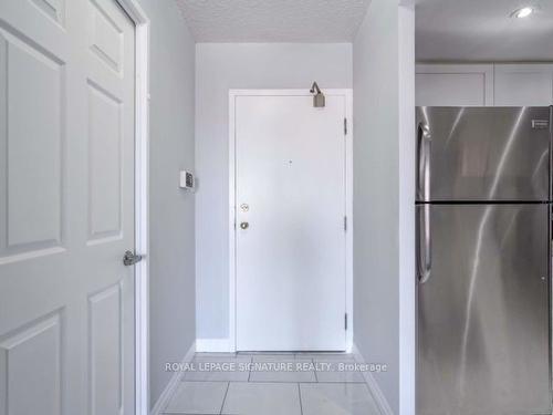 706-265 Enfield Pl, Mississauga, ON - Indoor Photo Showing Other Room