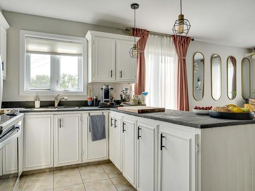 Cuisine - 383  - 383A Boul. Ste-Rose, Laval (Sainte-Rose), QC - Indoor Photo Showing Kitchen With Double Sink