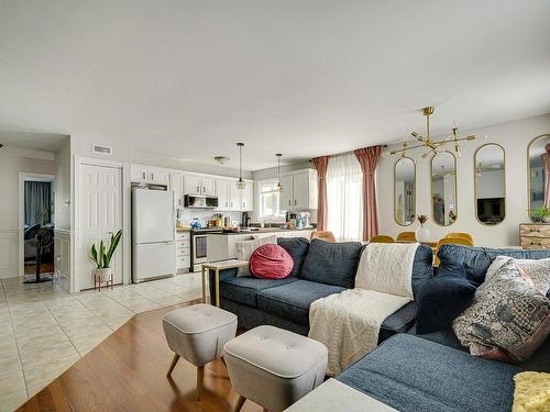 Salon - 383  - 383A Boul. Ste-Rose, Laval (Sainte-Rose), QC - Indoor Photo Showing Living Room