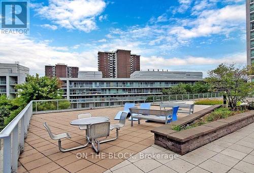 2306 - 2015 Sheppard Avenue E, Toronto (Henry Farm), ON - Outdoor