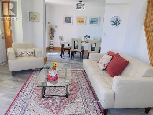 026735 Highway 89 Road, Southgate, ON - Indoor Photo Showing Living Room