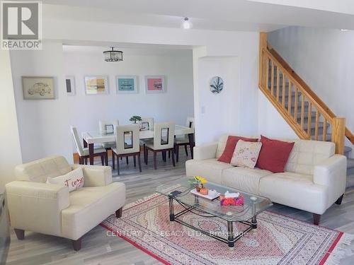 026735 Highway 89 Road, Southgate, ON - Indoor Photo Showing Living Room