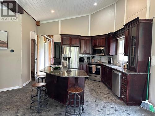 3820 Allpress Road, Williams Lake, BC - Indoor Photo Showing Kitchen