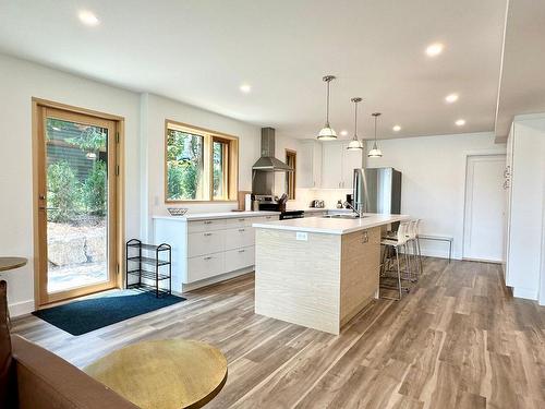 Cuisine - 1077A Rue Du Tour-Du-Lac, Val-David, QC - Indoor Photo Showing Kitchen With Upgraded Kitchen