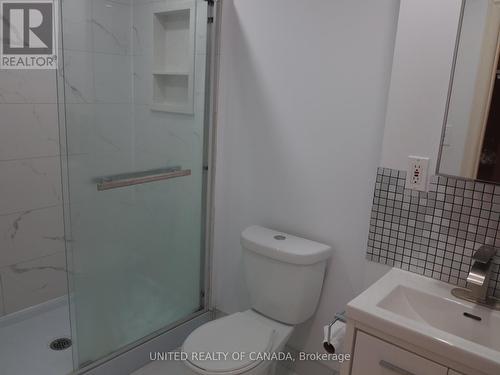 86 Stiver Drive, Newmarket (Bristol-London), ON - Indoor Photo Showing Bathroom