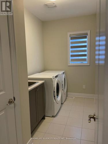 82 Bearberry Road, Springwater (Minesing), ON - Indoor Photo Showing Laundry Room