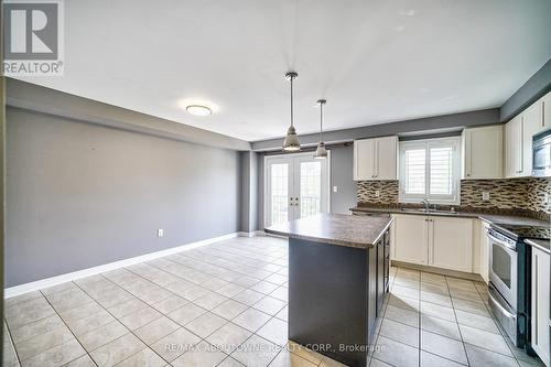 25 - 2006 Trawden Way, Oakville (Palermo West), ON - Indoor Photo Showing Kitchen With Double Sink