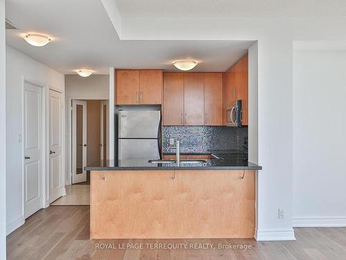 Ph106-5791 Yonge St, Toronto, ON - Indoor Photo Showing Kitchen