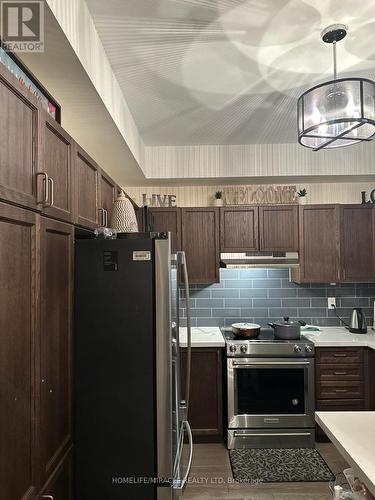 13 Todd Crescent N, Southgate, ON - Indoor Photo Showing Kitchen