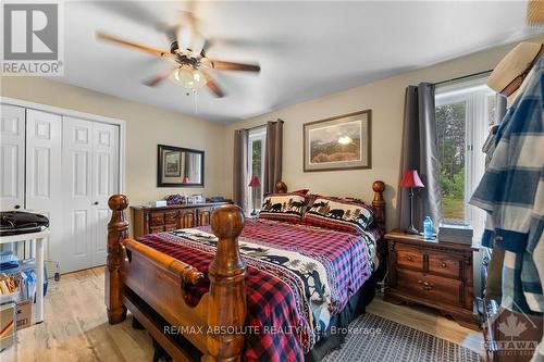 4666 Matawatchan Road, Greater Madawaska, ON - Indoor Photo Showing Bedroom