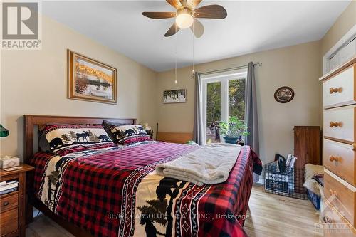 4666 Matawatchan Road, Greater Madawaska, ON - Indoor Photo Showing Bedroom