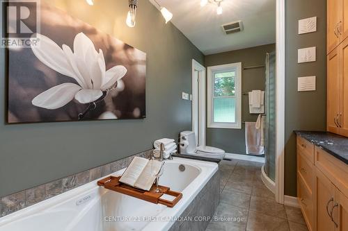 55 Blackburn Crescent, Middlesex Centre (Kilworth), ON - Indoor Photo Showing Bathroom